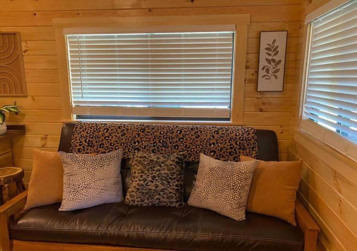 Serene 1Br Cabin Near Nc Z00 With Loft & Waterview Asheboro Exteriör bild